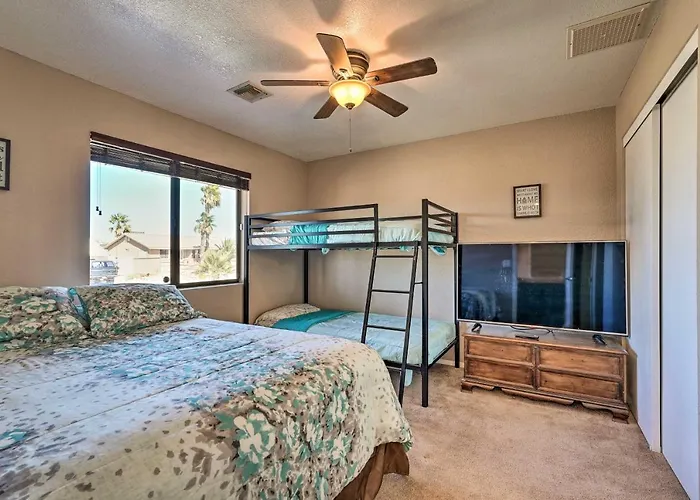 Holiday home 2 Mi To Lake: W/ Fire Pit In Arizona! Lake Havasu City